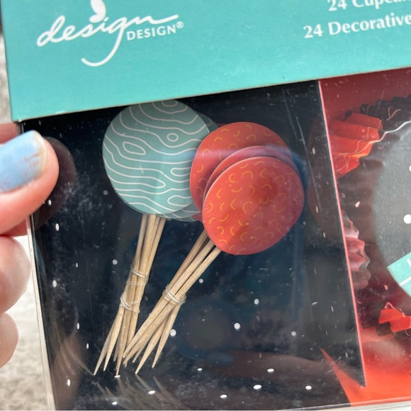 Design Cupcake Decoration 2 kits outer space 48 cupcake liners & 48 party picks - Picture 7 of 8